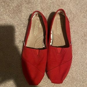 TOMS RED CANVAS SIZE 7 PERFECT CONDITION *matching 4th July attire*